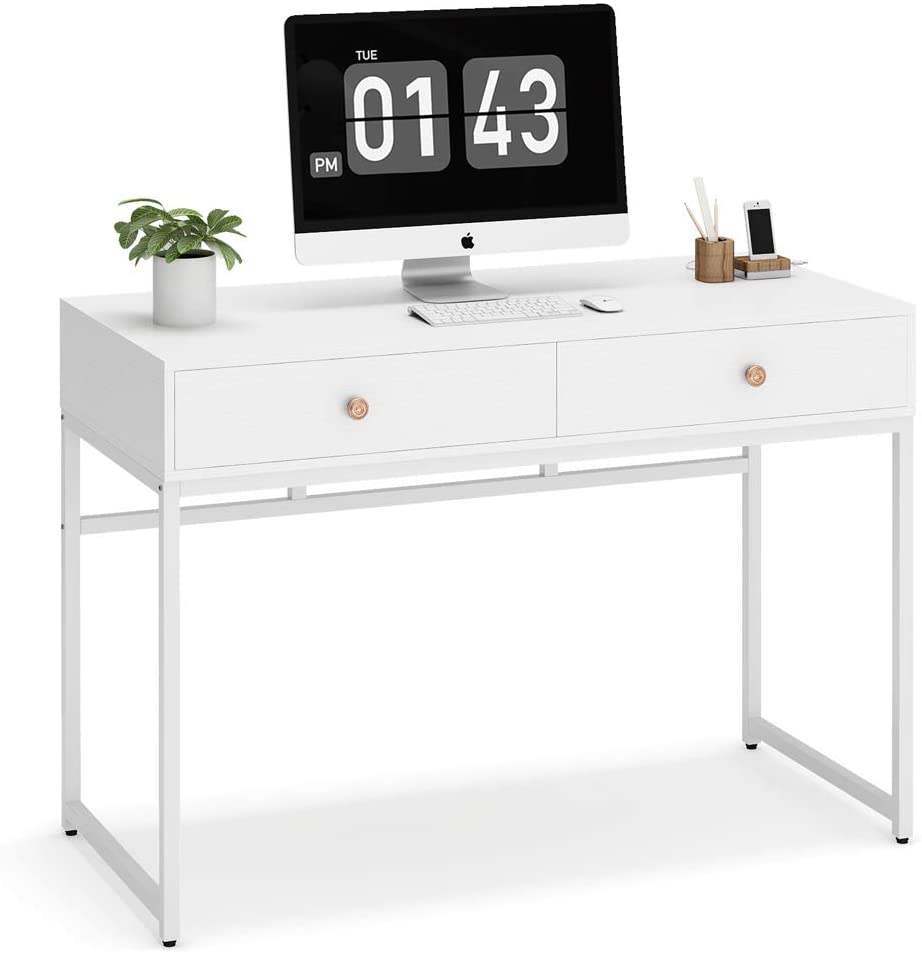 Cloffice Decor Ideas: A white desk